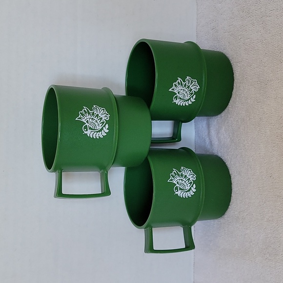 Vintage Tupperware Holiday Christmas Dove coffee mugs set of 3 - Picture 1 of 7